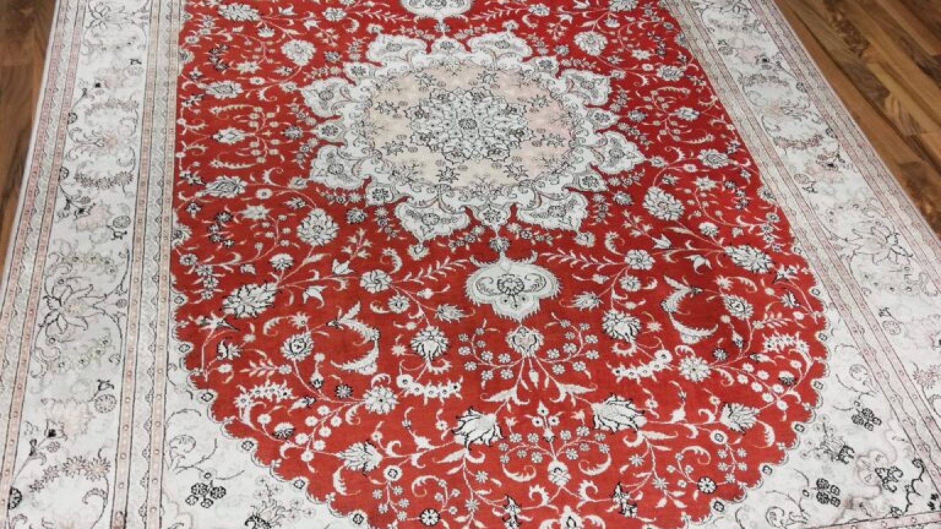 Cisteni-hedvabneho-koberce-768x1024-1